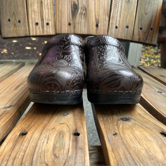 Dansko Professional Brown Tooled Leather Clog Size 37 - Picture 11 of 16